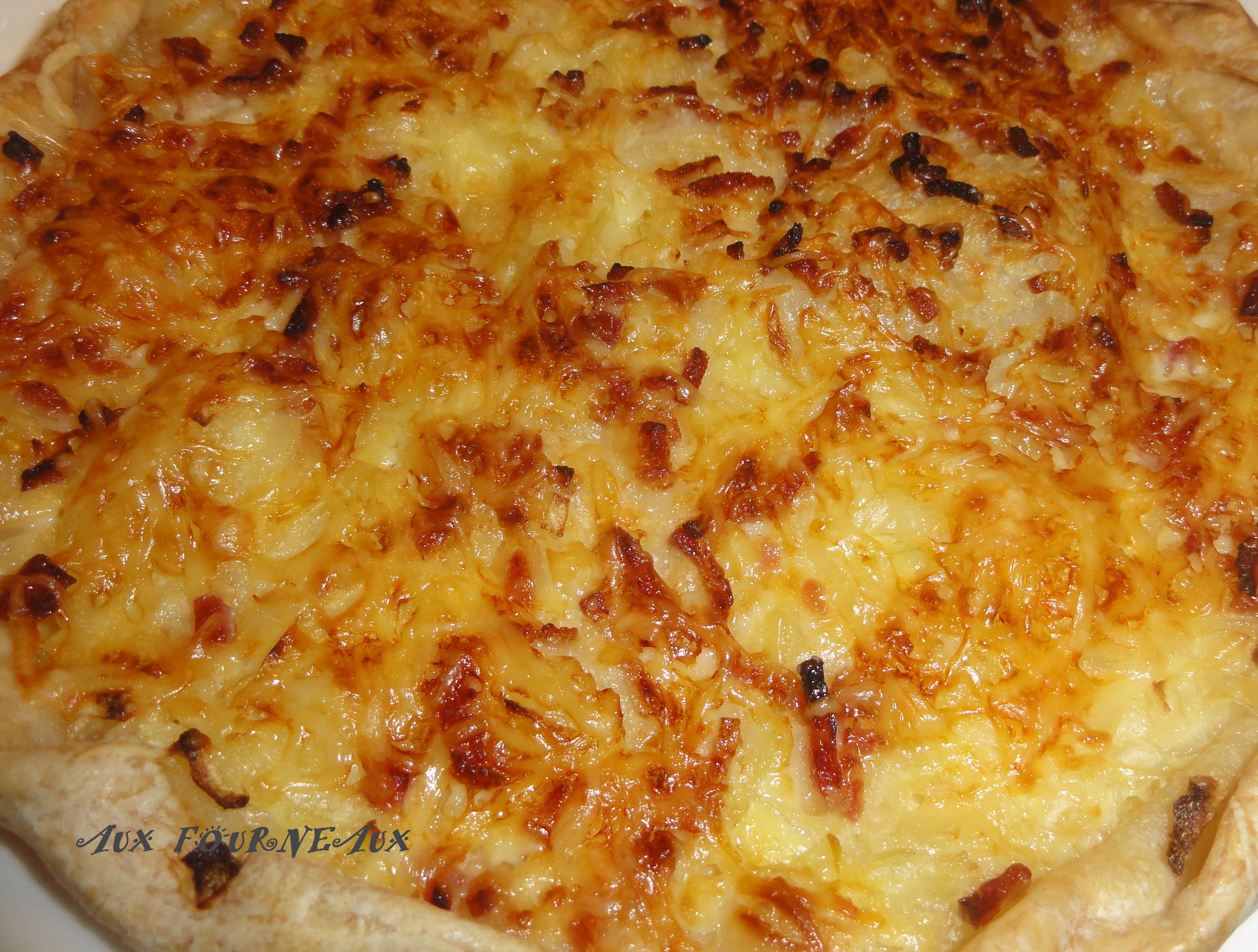 La vraie Flammekueche traditionnelle Tarte flambée Aux Fourneaux