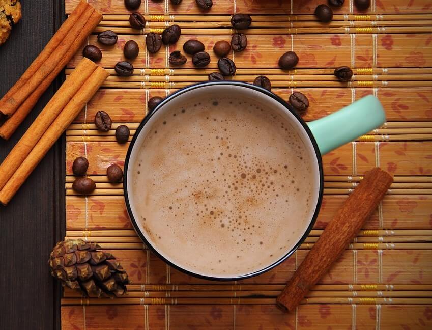 Chocolat chaud à la cannelle