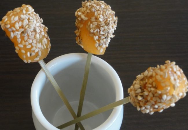 Sucettes de melon au caramel