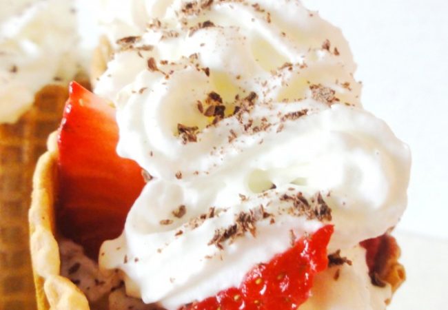 Cornets de fraises chantilly