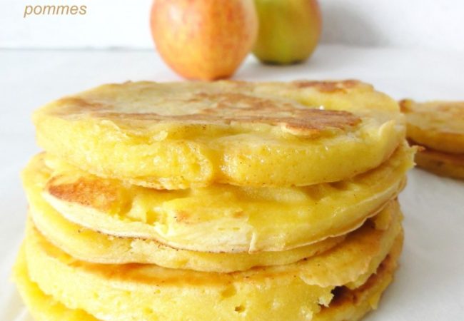 Pancakes avec des pommes