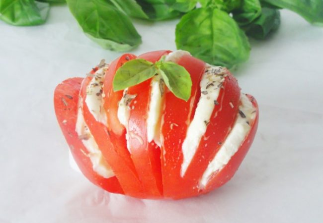 Eventail de tomates à la mozzarella