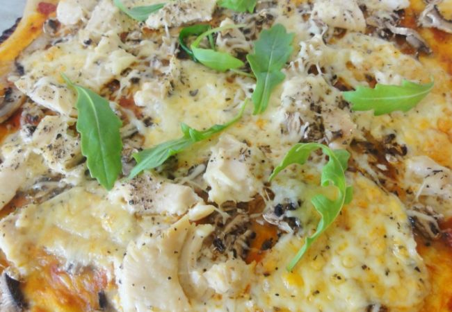 Pizza au poulet à la crème fraiche