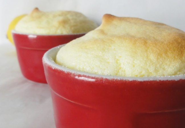 Soufflé au citron sur fond de lemon curd