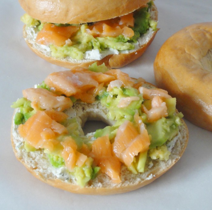 Bagel Saumon Avocat Aux Fourneaux Bagel Saumon Avocat Aux Fourneaux