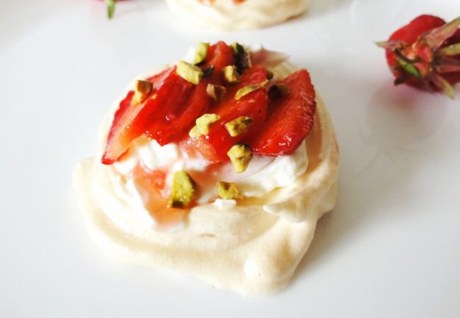 Mini pavlova fraise-pistache