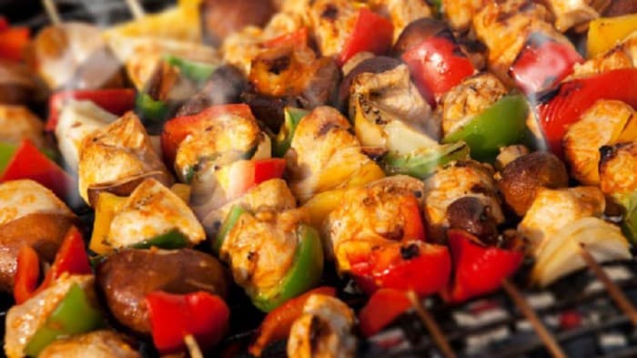 Brochettes de légumes au barbecue