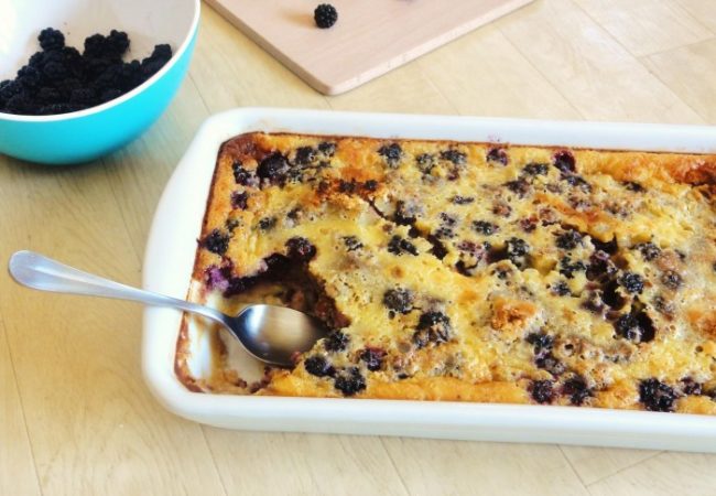 Clafoutis aux mûres et chocolat blanc