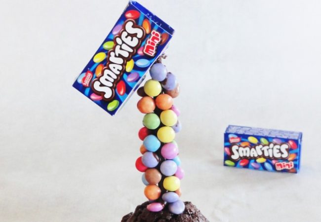 Gravity cupcakes smarties