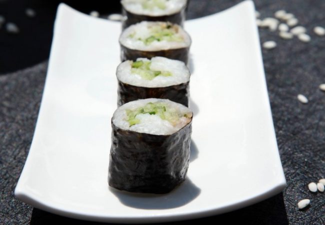 Maki concombre avocat