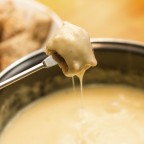 vraie-fondue-savoyarde-traditionnelle