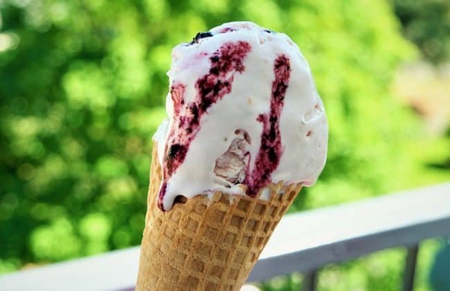 Glace à la fraise sans sorbetière