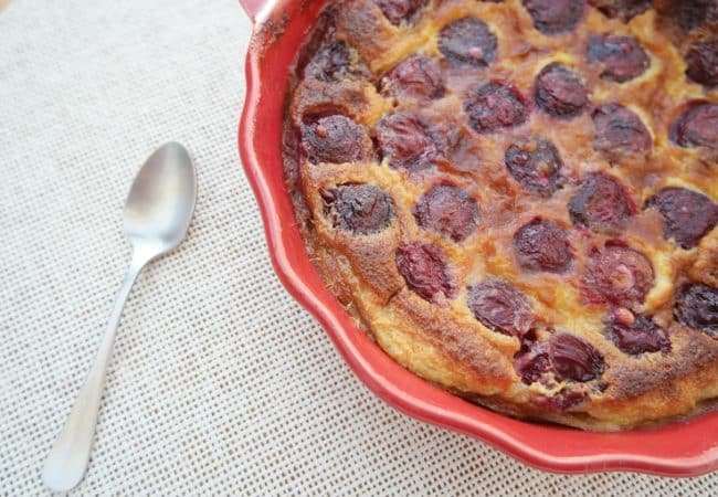 Clafoutis traditionnel aux cerises