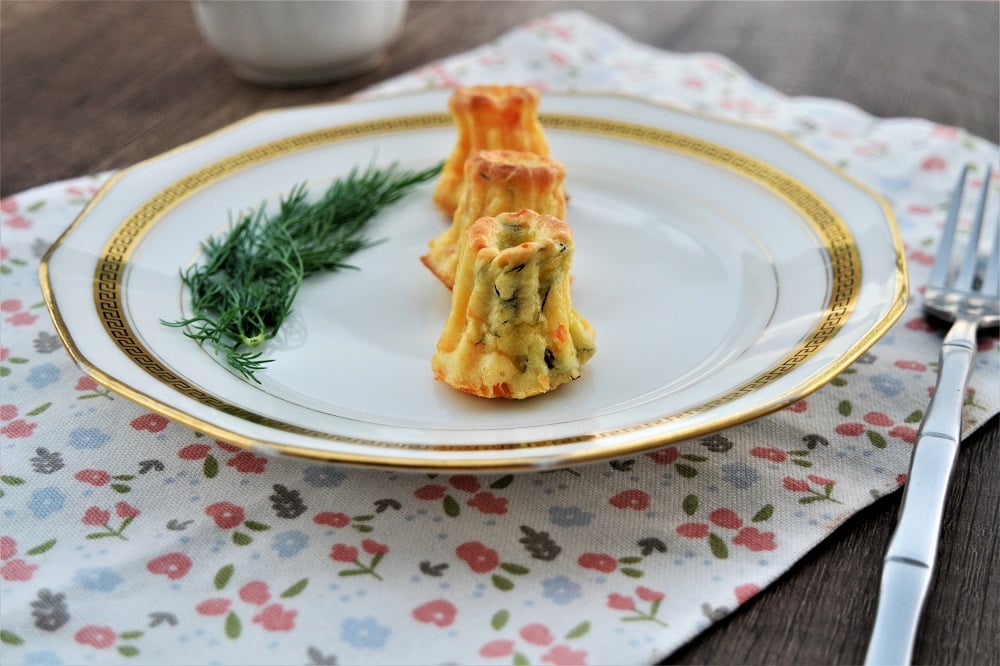 Mini cannelés apéritifs au saumon fumé