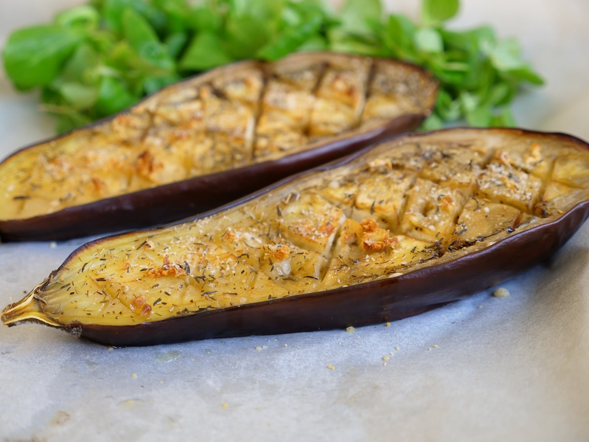 Aubergine toute simple grillée au four