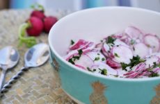 Salade de radis à la crème ciboulette