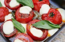 Salade de tomates rôties et mozzarella