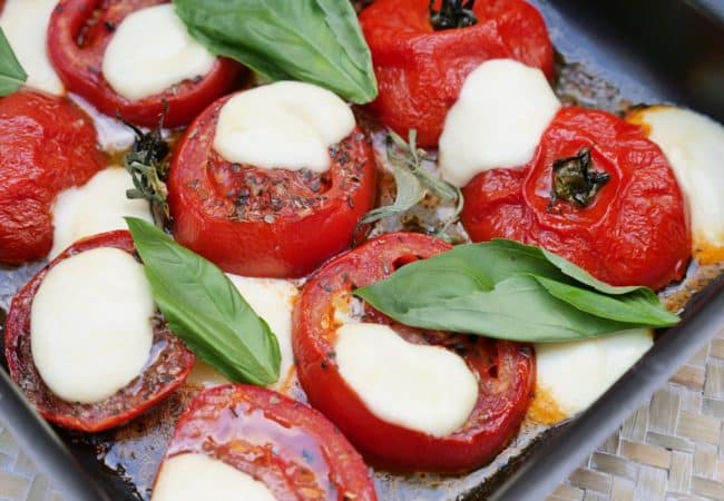 Salade de tomates rôties et mozzarella