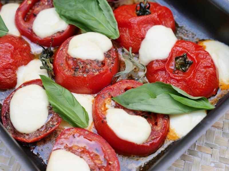 Salade de tomates rôties et mozzarella