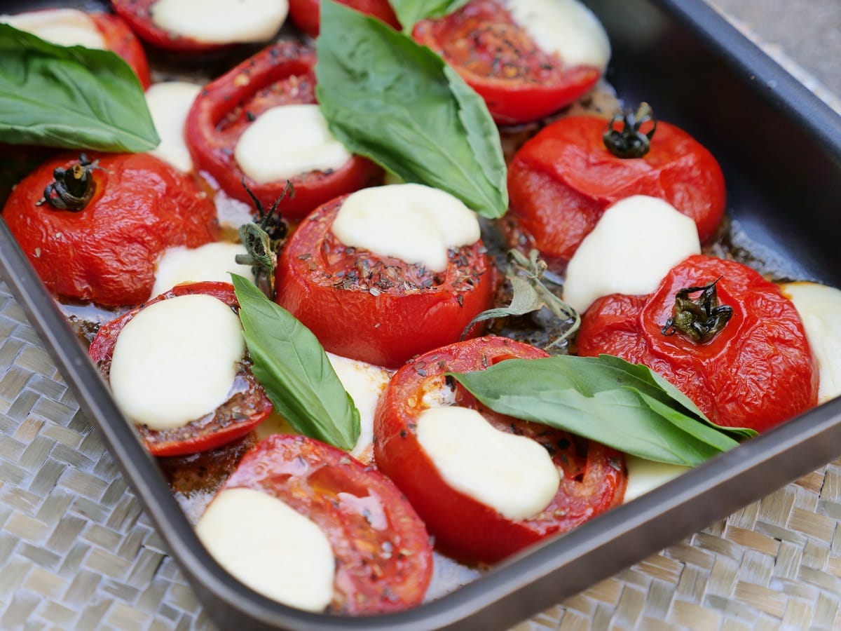 Salade de tomates rôties et mozzarella