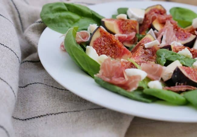 Salade de figues chèvre jambon cru