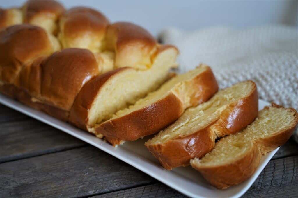 Brioche tressée au beurre bien moelleuse