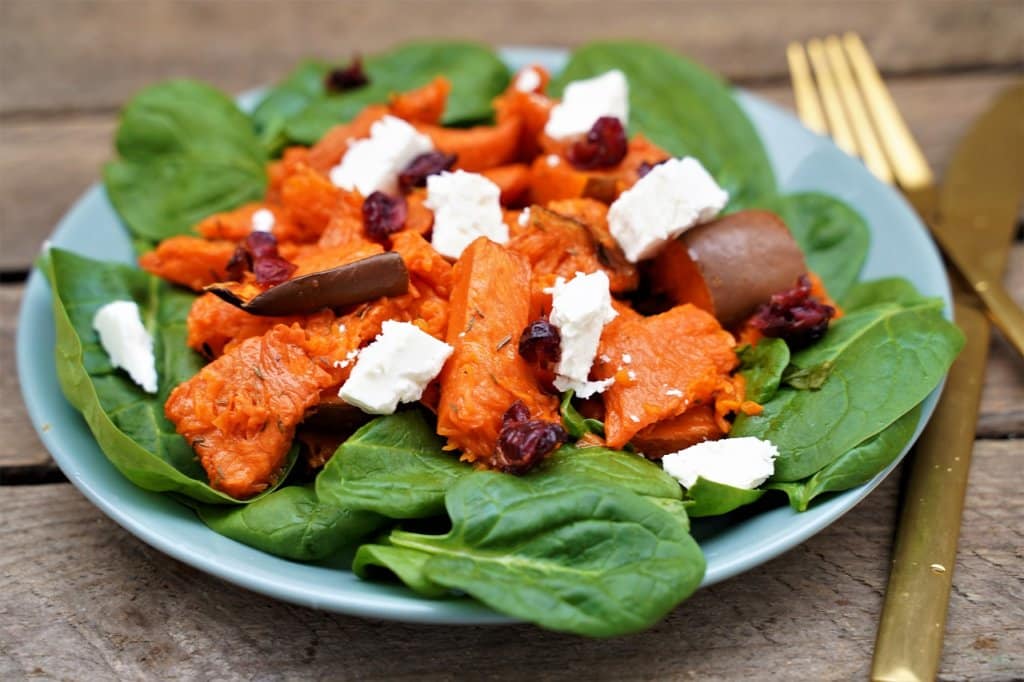 Salade de courge rôtie, épinards et feta