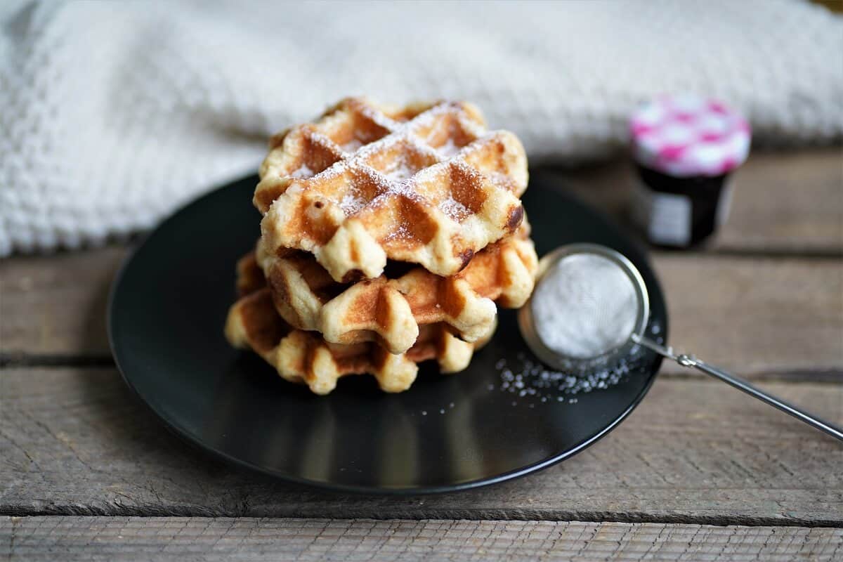 La Veritable Recette De Gaufre Liegeoise Aux Fourneaux