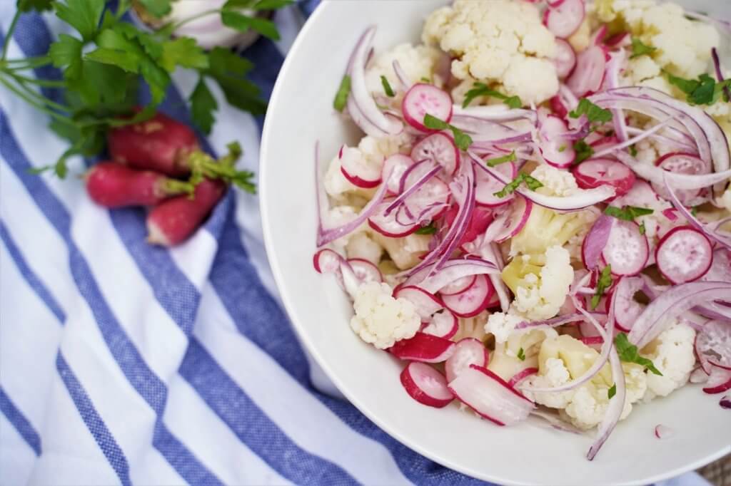 Salade de chou-fleur cuit aux radis
