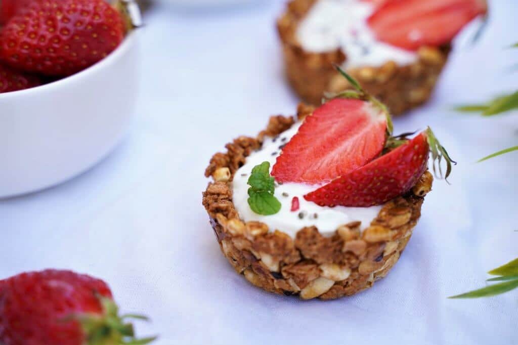 Tartelettes granola fraises chantilly