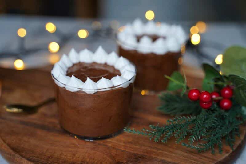 mousse au chocolat et chantilly