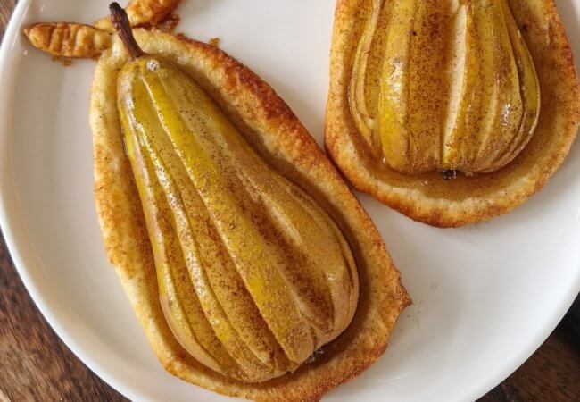 Dessert demi-poire sur pâte feuilletée