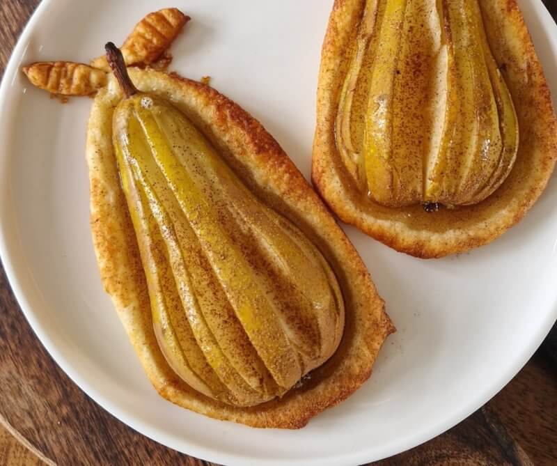 Dessert demi-poire sur pâte feuilletéee