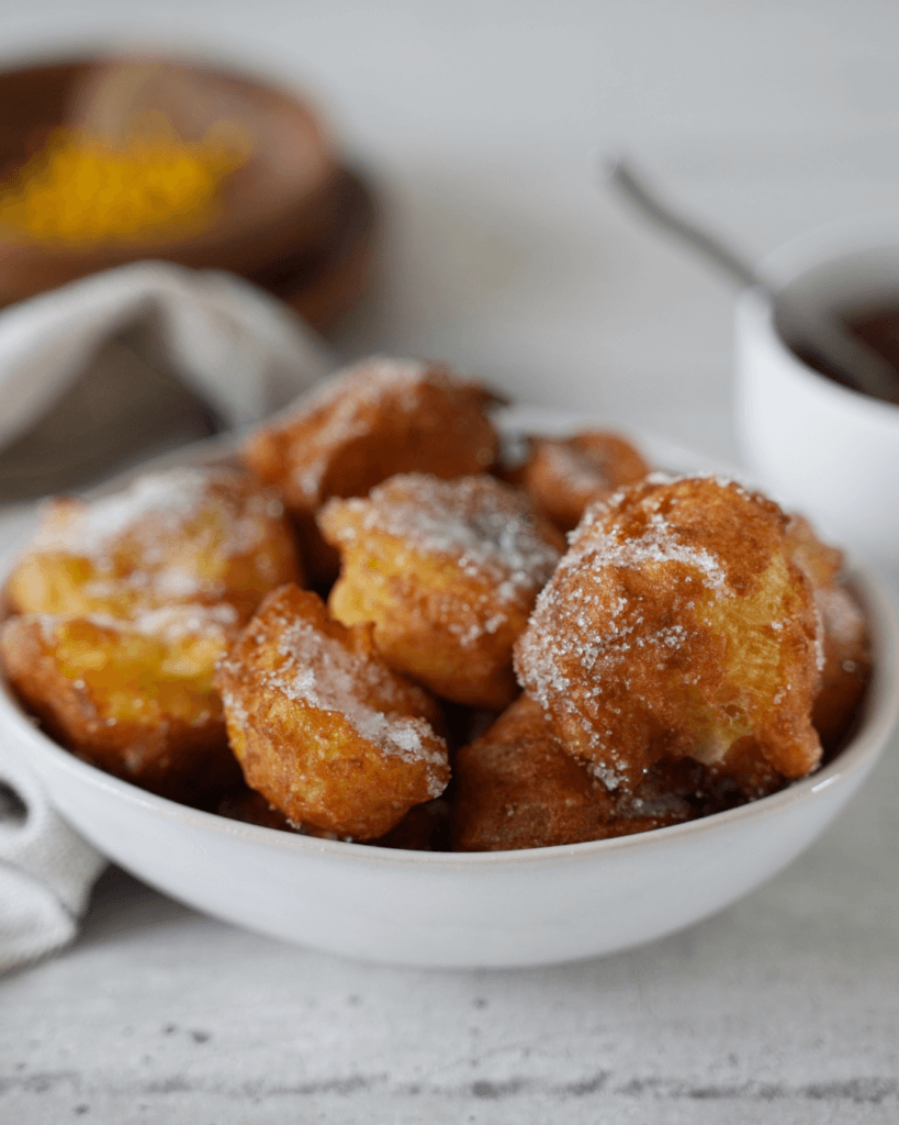 Croustillons, beignets au sucre