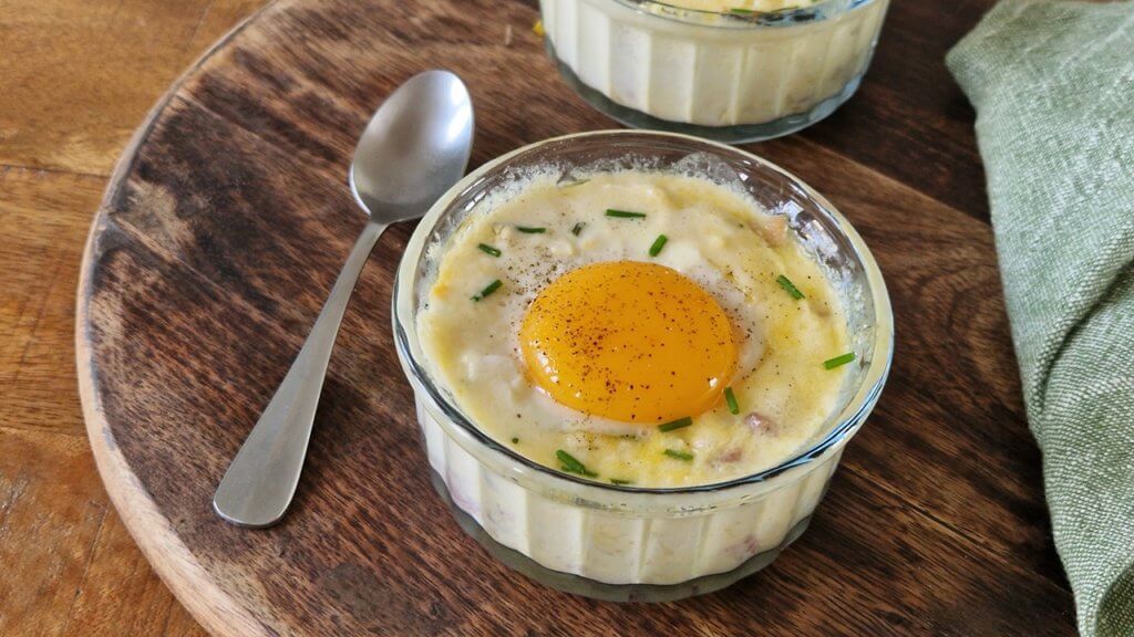 oeuf cocotte au reblochon et lardons