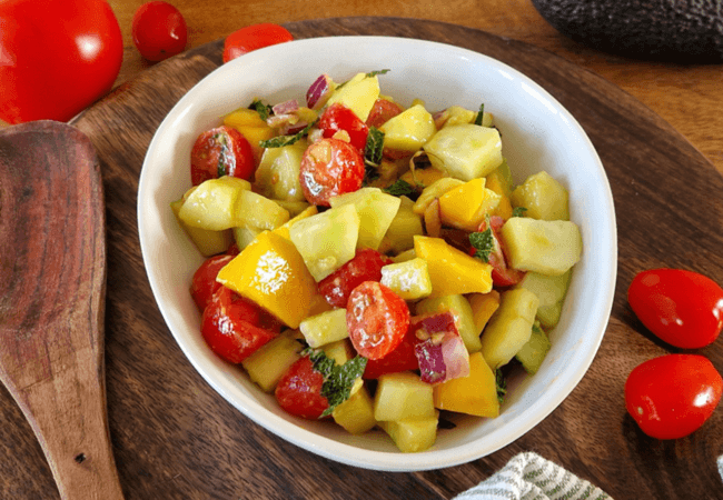 Salade légère mangue avocat concombre