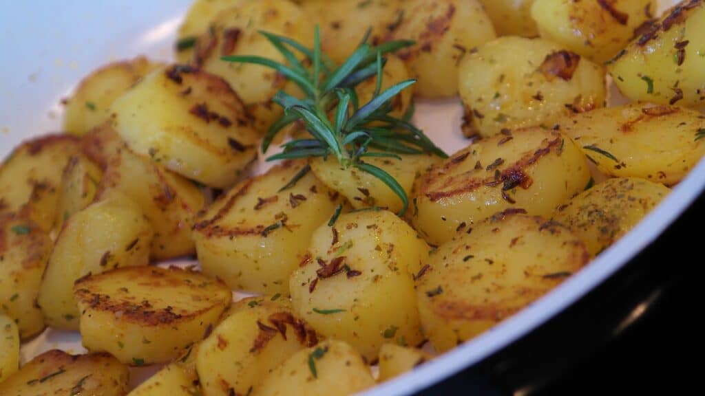 Pommes de terre rissolées à l’Air Fryer | Aux Fourneaux