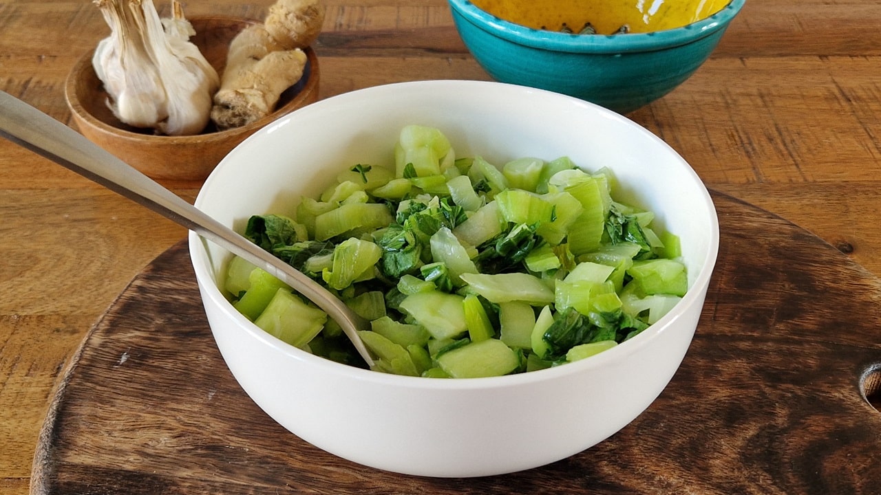 Pak choi sauté à l’ail et au gingembre