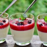panna cotta et son coulis de fraise