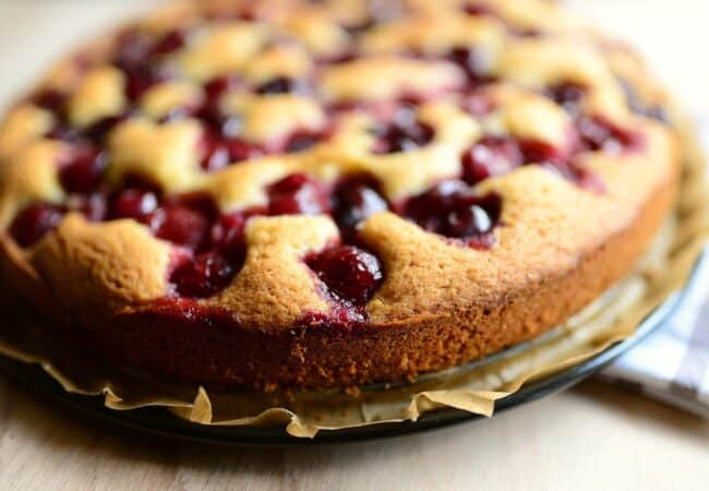Gâteau moelleux et léger aux cerises