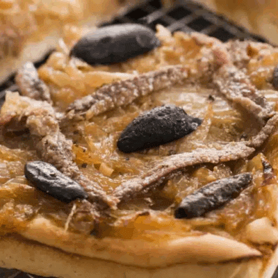 La vraie pissaladière niçoise traditionnelle