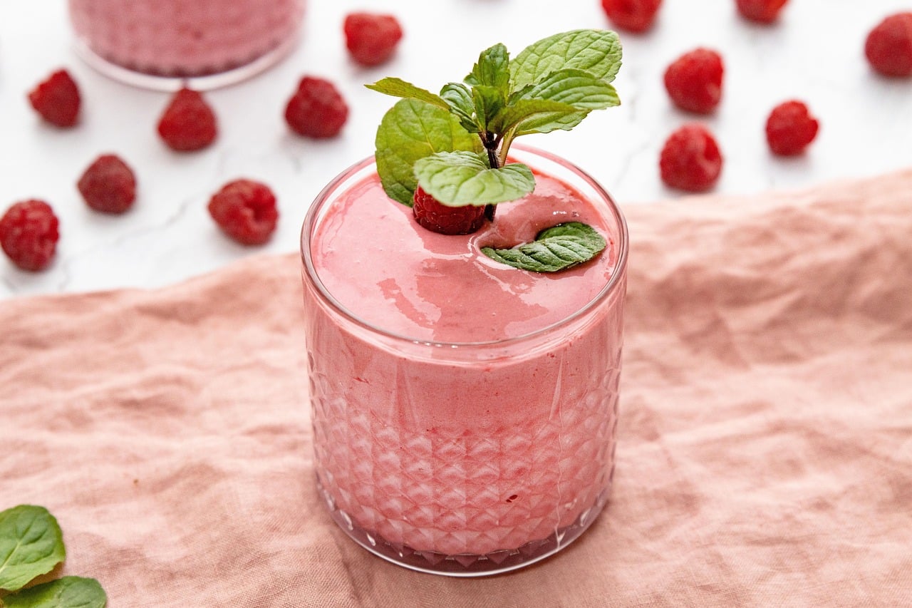 Smoothie framboise : Recette facile, healthy et sans sucre en 5 minutes