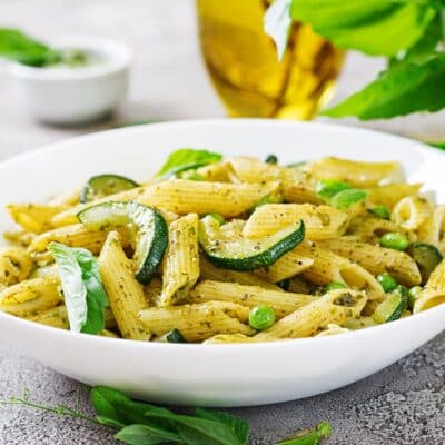 Pâtes aux courgettes parmesan et à l’ail