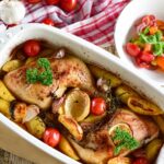 Cuisses de poulet rôties au four avec pommes de terre croustillant