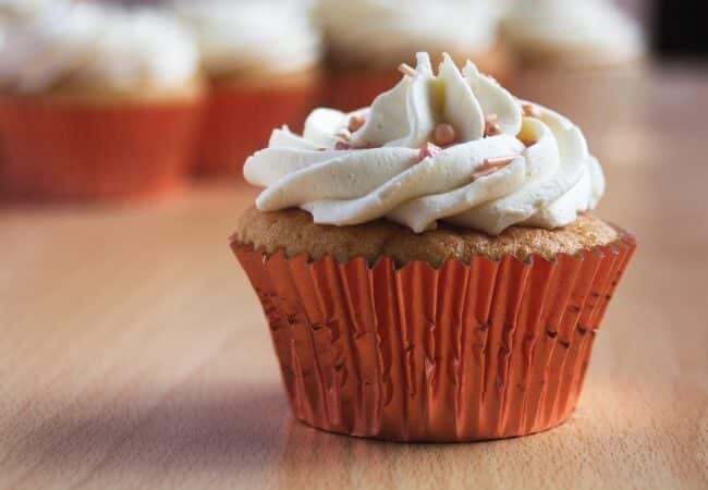 Comment faire une ganache montée au chocolat blanc : recette facile et astuces
