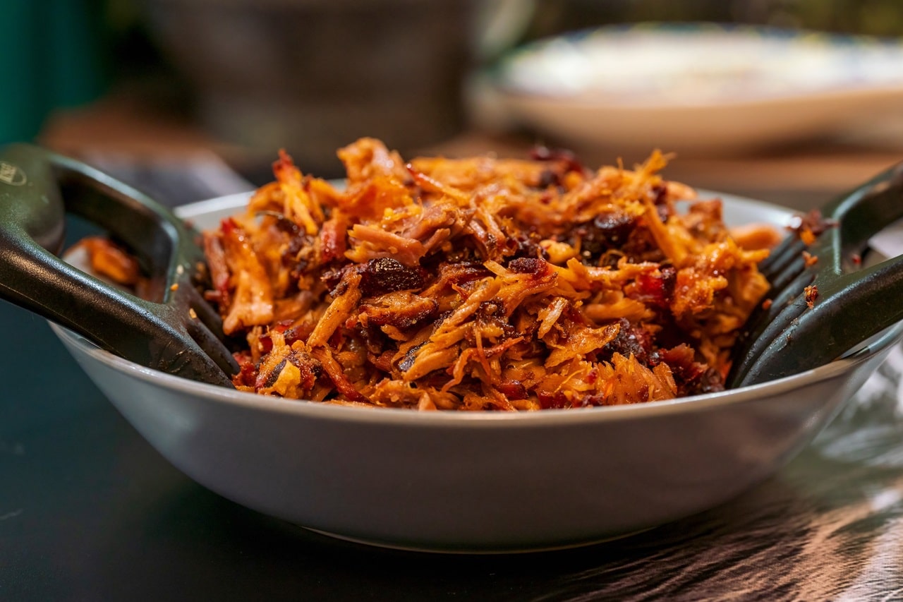 Pulled pork porc effiloché au four