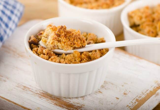 Crumble mangue passion, dessert aux fruits exotiques Crumble mangue passion, dessert aux fruits exotiques