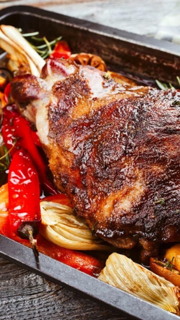 Recette dépaule dagneau confite cuisson lente au four | Aux Fourneaux Recette d'épaule d’agneau confite, cuisson lente au four