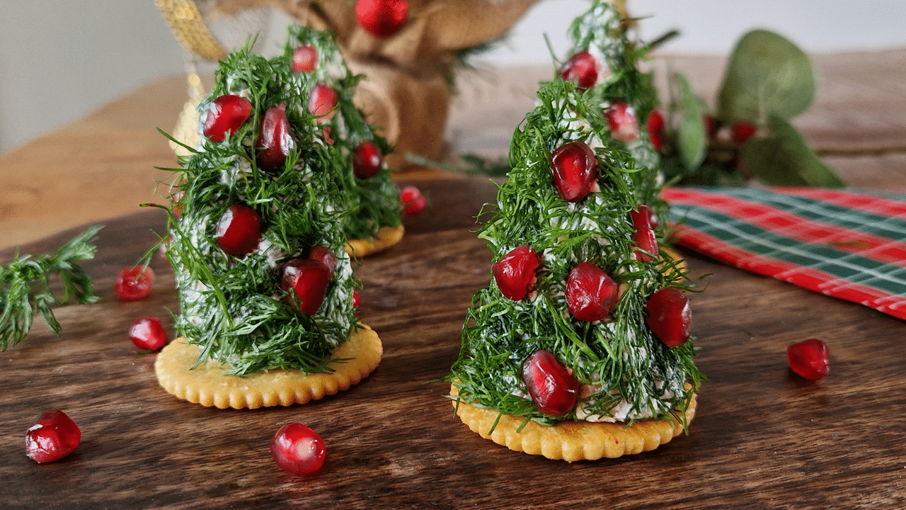 apéro de noël bluffant ces mini-sapins au fromage frais et saumon sont aussi bons que beaux