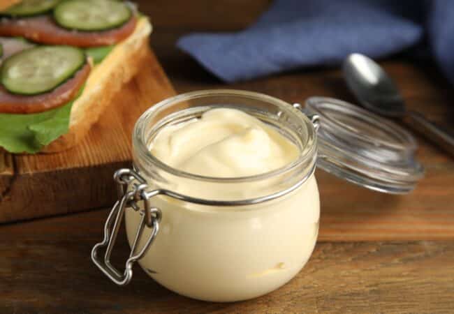 Mayonnaise maison sans œuf (recette facile et inratable)